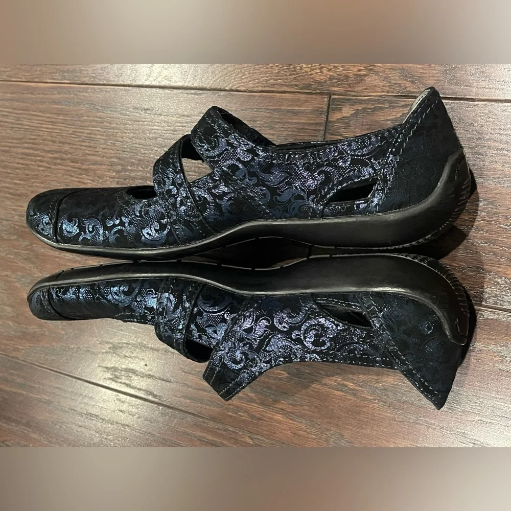 Ros Hommerson Womens Chelsea Blue Jacquard Leather Size 12 SS